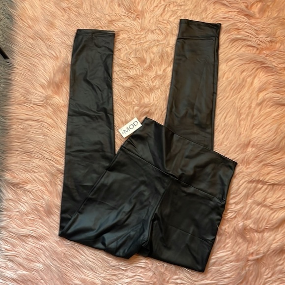 NWT Mod Faux Leather High Rise Black Legging Size Small - Picture 3 of 7